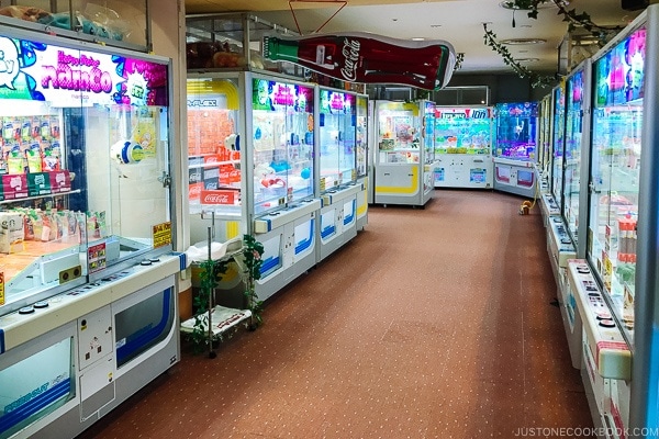 arcade machine Suginoi Hotel Beppu - Beppu travel guide | justonecookbook.com