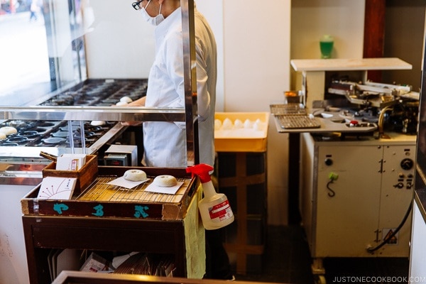 umegaemochi shop - Dazaifu speciality sweet - Fukuoka Travel Guide | justonecookbook.com