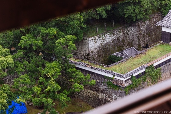 Kumamoto Castle wall ruined by earthquake - Kumamoto Travel Guide | justonecookbook.com