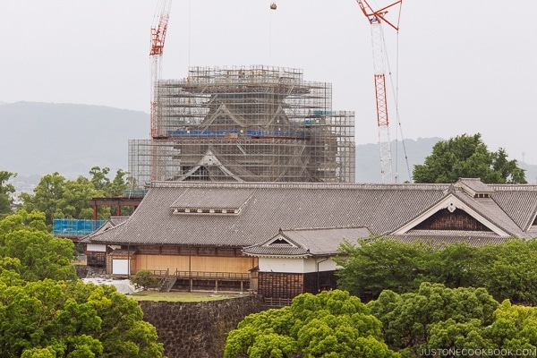 Kumamoto Castle under repair - Kumamoto Travel Guide | justonecookbook.com