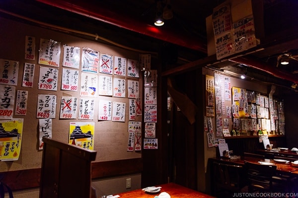 walls at ねぎぼうず Negibouzu Izakaya - Kumamoto Travel Guide | justonecookbook.com