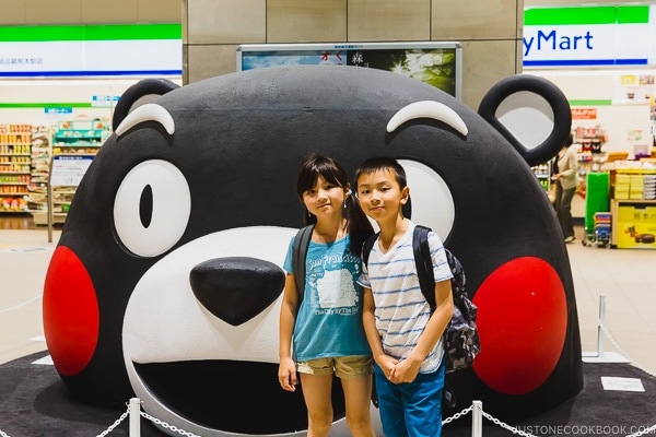 children in front of giant Kumamon - Kumamoto Travel Guide | justonecookbook.com