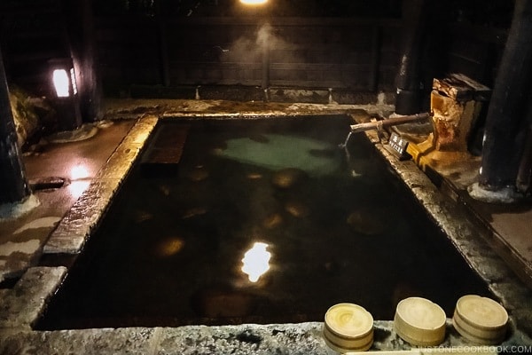 private family bath at Shinmei-kan 山の宿 新明館 Kurokawa Onsen Travel Guide | justonecookbook.com