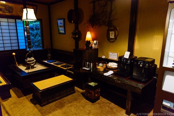 entrance lobby at Shinmei-kan 山の宿 新明館 Kurokawa Onsen Travel Guide | justonecookbook.com