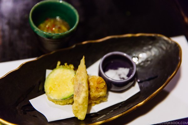 vegetable tempura at Shinmei-kan 山の宿 新明館 Kurokawa Onsen Travel Guide | justonecookbook.com