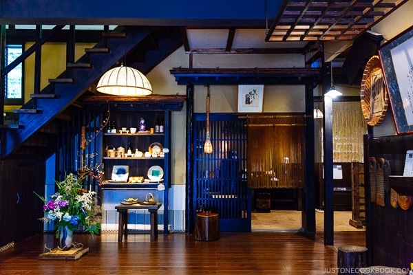 entrance lobby at Shinmei-kan 山の宿 新明館 Kurokawa Onsen Travel Guide | justonecookbook.com