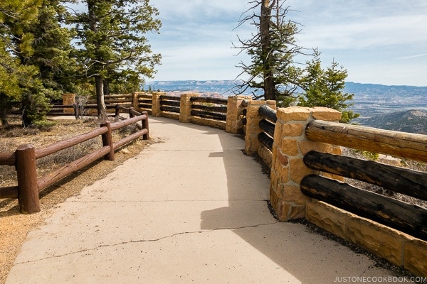 viewing area at Farview Point - Bryce Canyon National Park Travel Guide | justonecookbook.com