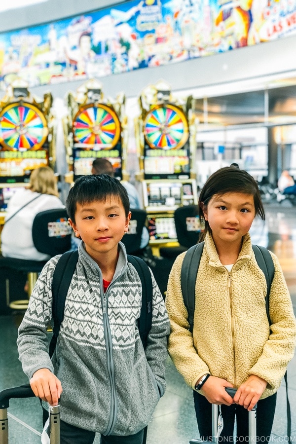 children in front of slot machine at Las Vegas airport - Zion National Park Travel Guide | justonecookbook.com