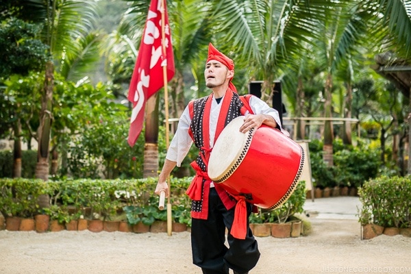 traditional Ryukyu dance performance with drums at Ryukyu Mura Okinawa | justonecookbook.com