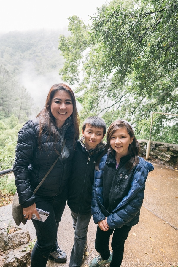 Just One Cookbook family on paved trail - Lake Shasta Caverns Travel Guide | justonecookbook.com