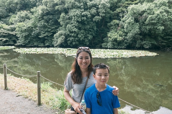 Nami and child at the pond in Meiji Jingu Gyoen - Meiji Jingu Guide | justonecookbook.com
