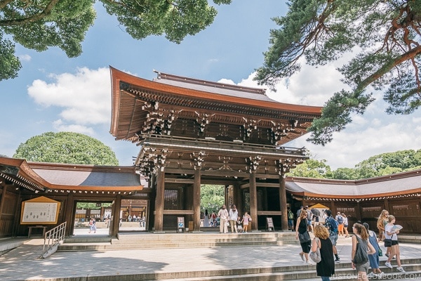 Meiji Jingu Minami Gate - Meiji Jingu Guide | justonecookbook.com