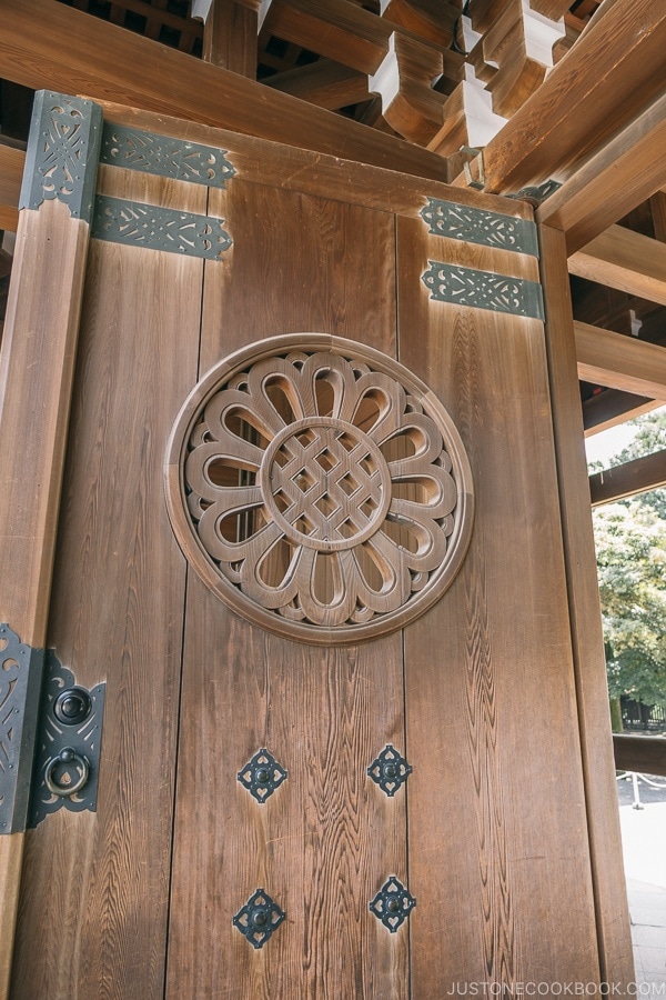 wooden doors to the main shrine - Meiji Jingu Guide | justonecookbook.com