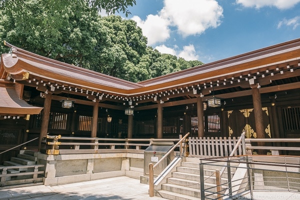 main shrine building - Meiji Jingu Guide | justonecookbook.com