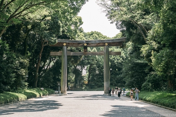 Otorii the grand shrine gate - Meiji Jingu Guide | justonecookbook.com