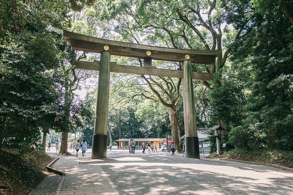 Otorii the grand shrine gate - Meiji Jingu Guide | justonecookbook.com