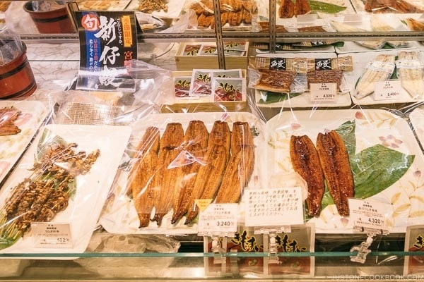 eels at Shinjuku Isetan Food Floor - Shinjuku Travel Guide | justonecookbook.com