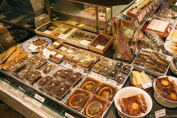 seafood at Shinjuku Isetan Food Floor - Shinjuku Travel Guide | justonecookbook.com