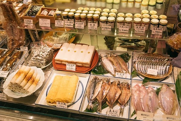 seafood at Shinjuku Isetan Food Floor - Shinjuku Travel Guide | justonecookbook.com