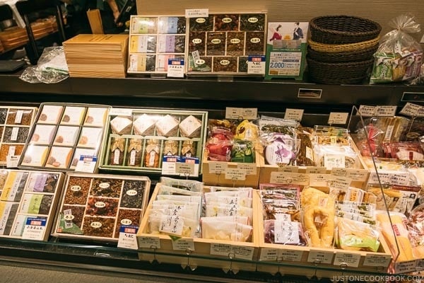 Japanese preserved vegetables tsukemono at Shinjuku Isetan Food Floor - Shinjuku Travel Guide | justonecookbook.com