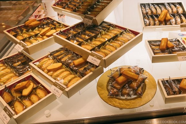 cookie at Shinjuku Isetan Food Floor - Shinjuku Travel Guide | justonecookbook.com