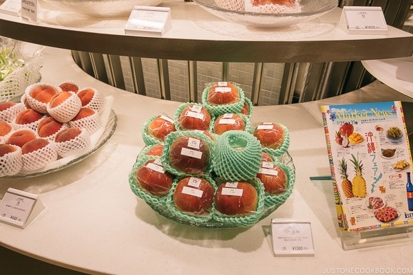 fruits at Shinjuku Isetan Food Floor - Shinjuku Travel Guide | justonecookbook.com