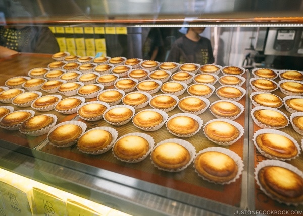 Bake Cheese Tart Lumine EST - Shinjuku Travel Guide | justonecookbook.com