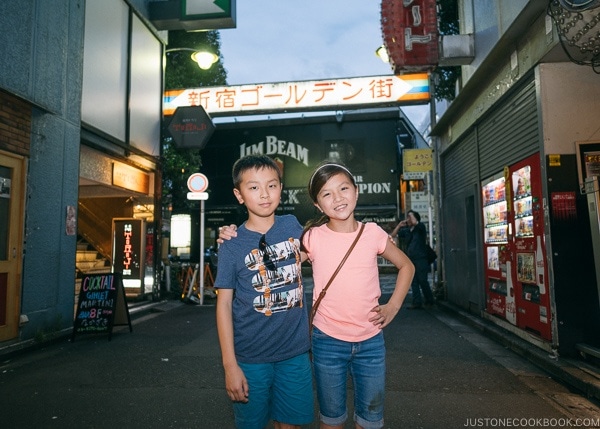 Just One Cookbook children at Golden Gai - Shinjuku Travel Guide | justonecookbook.com