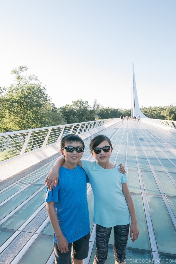 Just One Cookbook children at Sundial Bridge - Redding California Travel Guide | justonecookbook.com