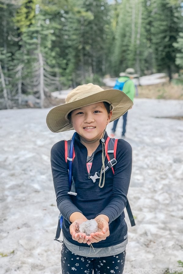 Just One Cookbook children playing with snow on Bunny Flat Trail - Mount Shasta Travel Guide | justonecookbook.com