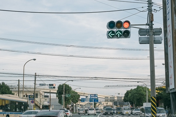 signal light - Guide to Driving in Japan | www.justonecookbook.com