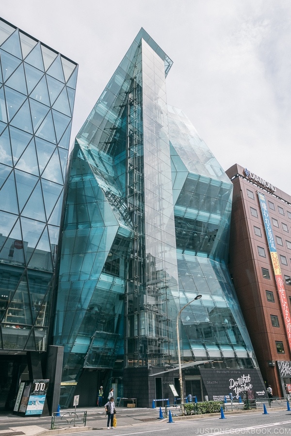 cool glass building in Harajuku - Harajuku Travel Guide | www.justonecookbook.com