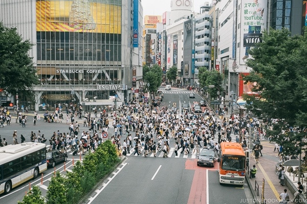 Shibuya crossing - Tokyo Shibuya Travel Guide | www.justonecookbook.com