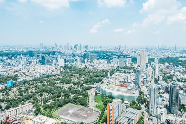 view of the Tokyo Skyline from Tokyo City View at Roppongi Hills Mori Tower - Tokyo Roppongi Travel Guide | www.justonecookbook.com