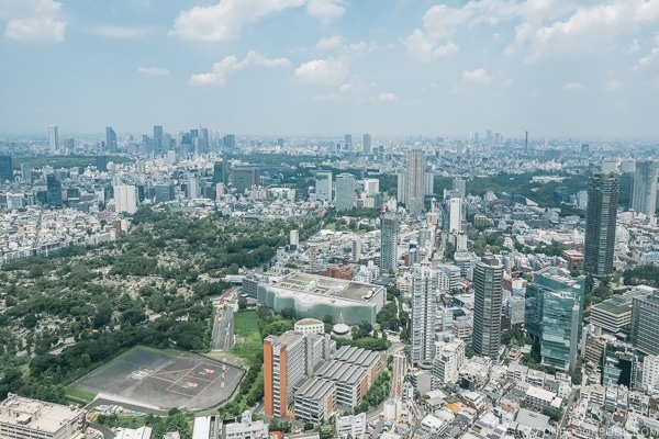 view of the Tokyo Skyline from Tokyo City View at Roppongi Hills Mori Tower - Tokyo Roppongi Travel Guide | www.justonecookbook.com