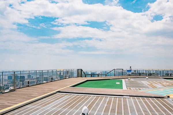 Sky deck observatory at Roppongi Hills Mori Tower - Tokyo Roppongi Travel Guide | www.justonecookbook.com