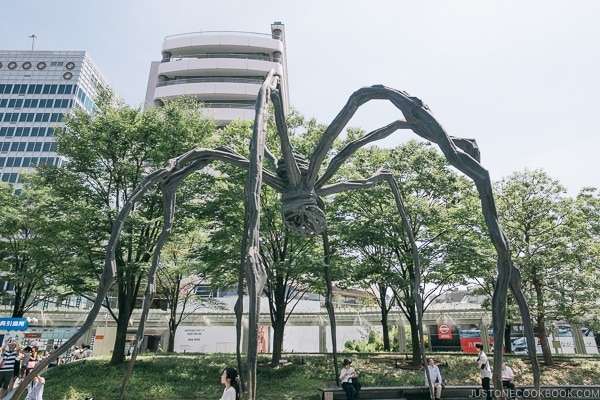 Maman Spider Statue in front of Roppongi Hills Mori Tower - Tokyo Roppongi Travel Guide | www.justonecookbook.com