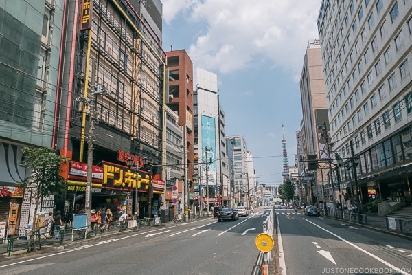 Roppongi Yokocho - Tokyo Roppongi Travel Guide | www.justonecookbook.com