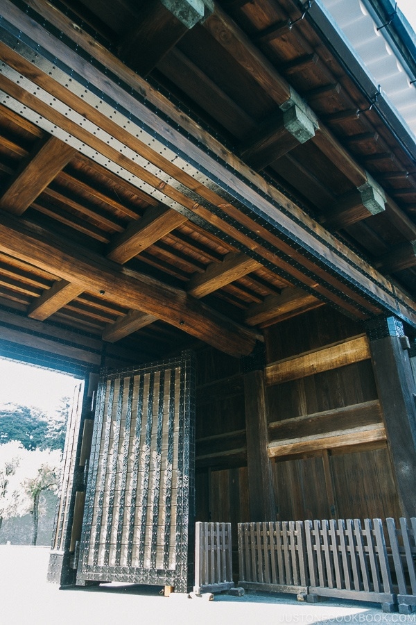 large gateway and door outside Imperial Palace - The East Gardens of the Imperial Palace Guide | www.justonecookbook.com