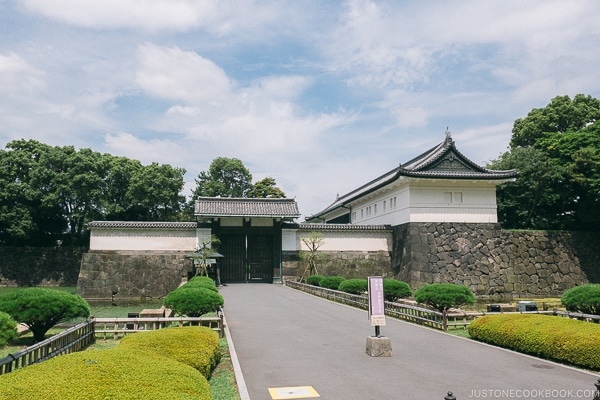 Outside the gate at the East Garden - The East Gardens of the Imperial Palace Guide | www.justonecookbook.com