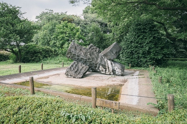 sculpture in the east garden - The East Gardens of the Imperial Palace Guide | www.justonecookbook.com