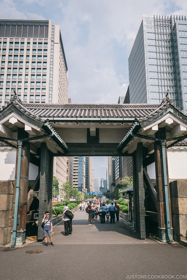 kouraimom gate - The East Gardens of the Imperial Palace Guide | www.justonecookbook.com