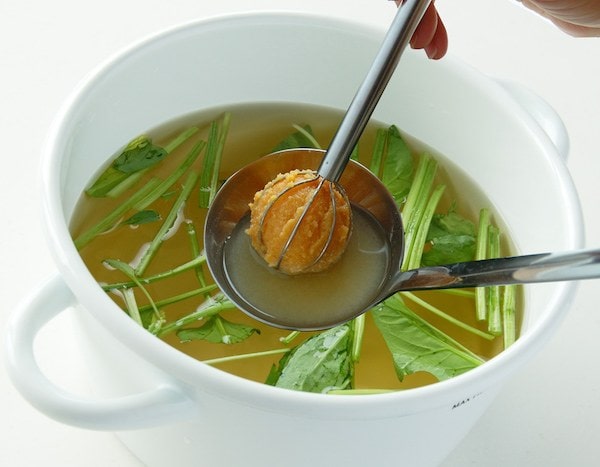 make miso soup with miso muddler from UCHICOOK