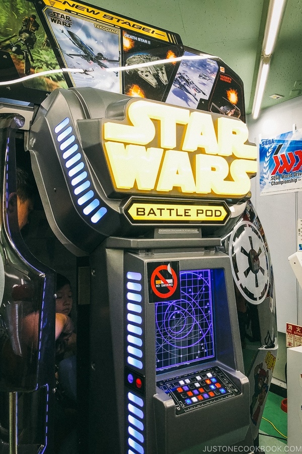 Star Wars Battle Pod video game in SEGA - Akihabara Travel Guide | www.justonecookbook.com