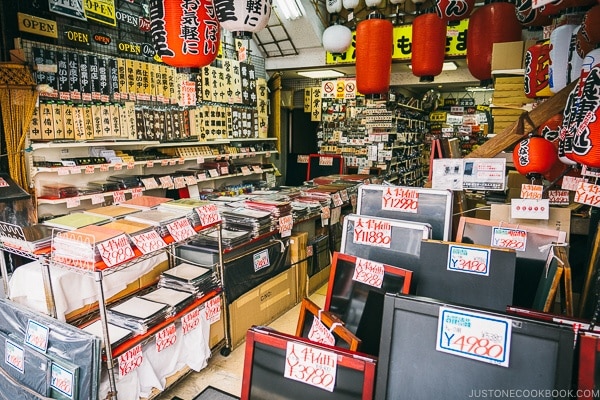 restaurant supply shop specializing in signs - Tokyo Kappabashi Guide | www.justonecookbook.com