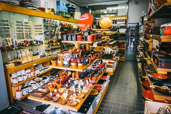 products inside restaurant supply shops - Tokyo Kappabashi Guide | www.justonecookbook.com