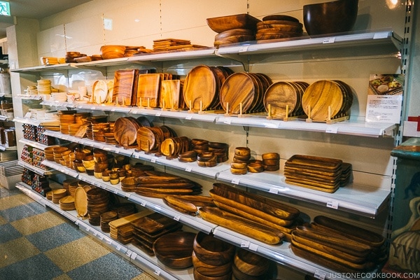 wooden plate and bowls - Tokyo Kappabashi Guide | www.justonecookbook.com