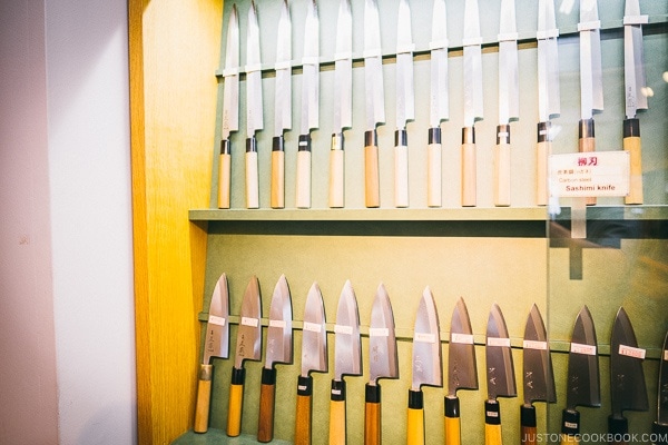 sashimi knives and deba knives - Tokyo Kappabashi Guide | www.justonecookbook.com