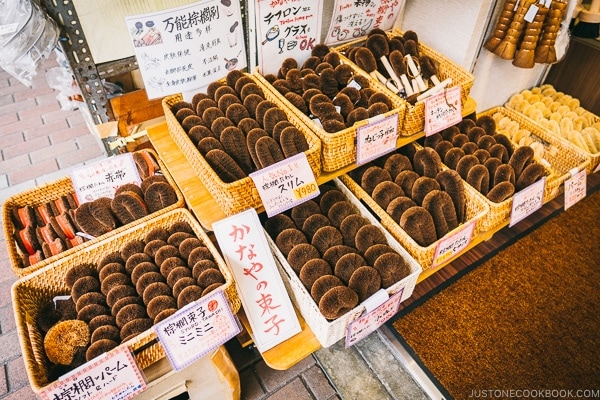 Japanese Tawashi scrubs - Tokyo Kappabashi Guide | www.justonecookbook.com