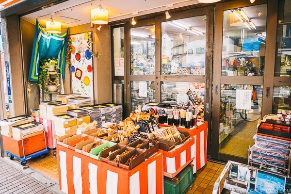 kitchenware on display outside the shop - Tokyo Kappabashi Guide | www.justonecookbook.com